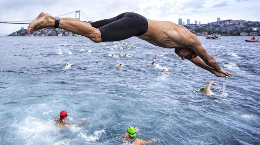 Herkes onu arıyor! 37. Boğaziçi Kıtalararası Yüzme Yarışı için suya daldı bir daha haber alınamadı... Rus yüzücü boğazda kayboldu!