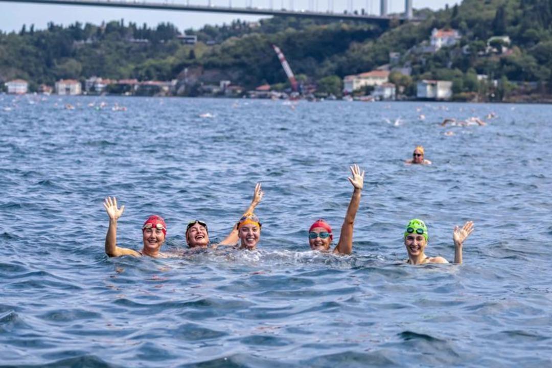 1200xauto İstanbul Boğazı’ndaki yüzme yarışına katılan Rus yüzücü kayboldu! Arama çalışması başlatıldı
