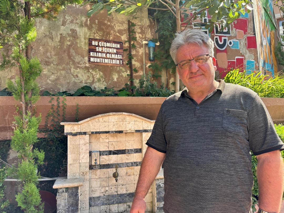 Alay konusu da oldu gurur kaynağı da: Kurşunlandı! Sertifika da veriyorlar "Bu çeşmeden su içenin kılıbık olması muhtemeldir" 4