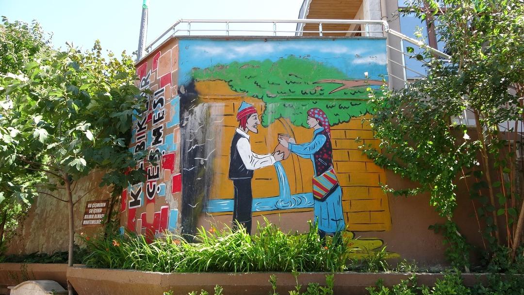 Alay konusu da oldu gurur kaynağı da: Kurşunlandı! Sertifika da veriyorlar "Bu çeşmeden su içenin kılıbık olması muhtemeldir" 5