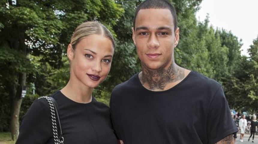 Barcelona, Van der Wiel'i istiyor