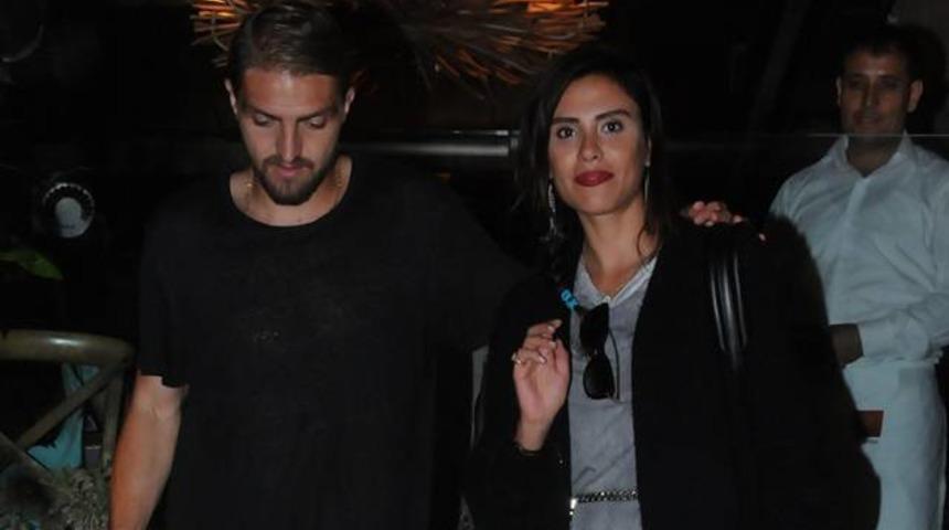 Caner Erkin ve Ş&uuml;kran Ovalı d&uuml;ğ&uuml;n&uuml; erteledi