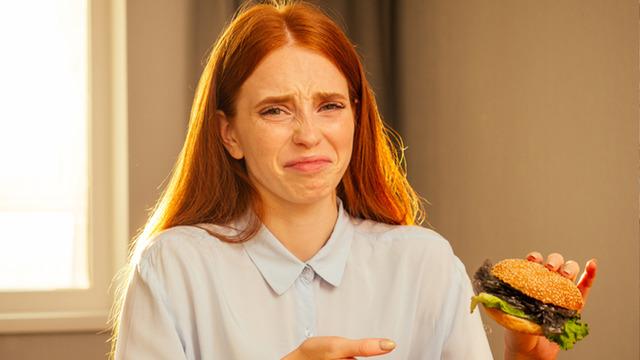 Mide bulandıran olay: ABD'nin ünlü fast food zincirinden sipariş verdiği yemekten insan parmağı çıktı! 