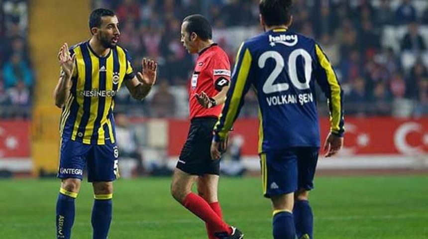 Advocaat ve C&uuml;neyt &Ccedil;akır arasında ge&ccedil;en o diyalog