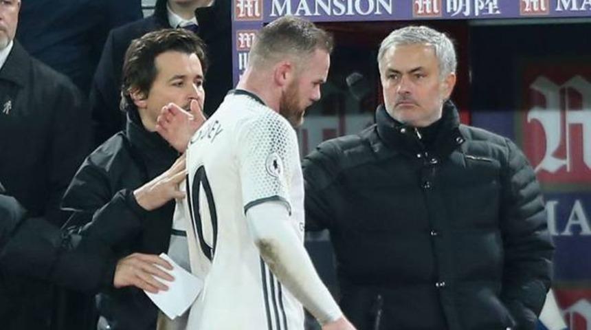 Mourinho ve Rooney arasında ilginç anlar