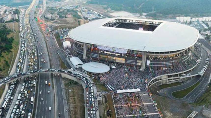 Galatasaray'a b&uuml;y&uuml;k m&uuml;jde! İmzalar atıldı