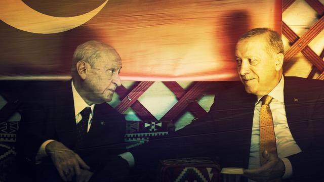 Ahlat'ta dikkat çeken görüntü! Önce Bahçeli Erdoğan'ı karşıladı ardından iki lider Devlet Bey Konağı'nda bir araya geldi