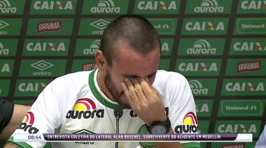 U&ccedil;ak kazasından kurtulan Alan Ruschel g&ouml;zyaşlarına boğuldu