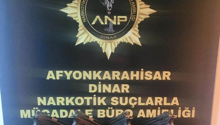 Şüpheli araçta 4 ruhsatsız tabanca ele geçirildi
