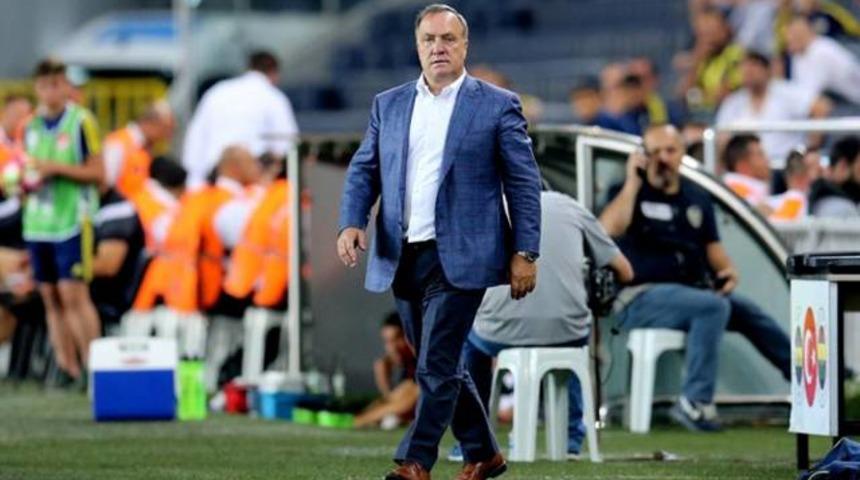 Advocaat, Emenike ve Van der Wiel'e kapıyı g&ouml;sterdi