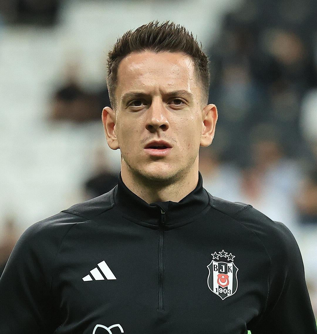 Beşiktaş ta kadroda düşünülmeyen Hadziahmetovic’e Hull City kancası! Transferde anlaşma tamamlandı... 1