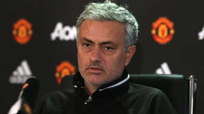 Manchester United, Mourinho ile 2025'e kadar...