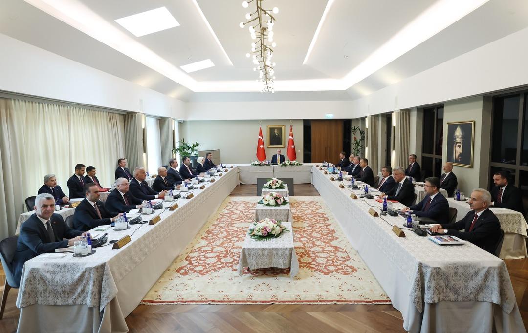 Cumhurbaşkanı Erdoğan: "Belediyeleri aile çiftliğine çeviren muhterisler için artık deniz bitmiştir" 1