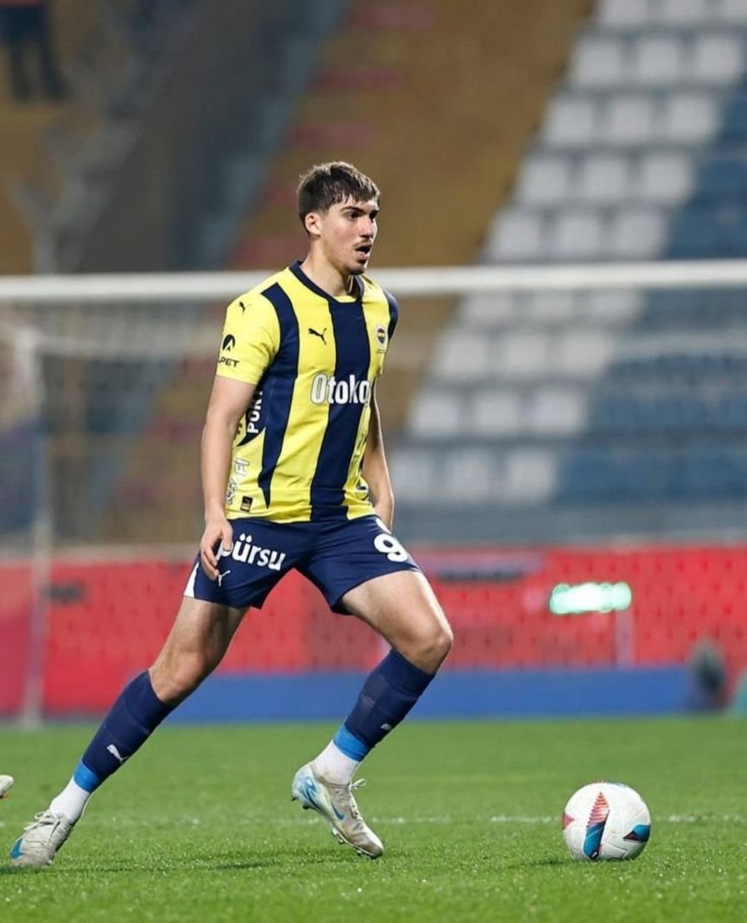 Fenerbahçe nin genç yıldızı Yusuf Akçiçek e dünya devleri talip olurken, Club Brugge ün scout raporu ortaya çıktı... 3