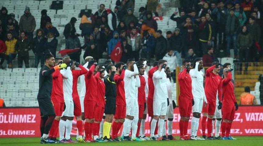 Şehitlere Saygı Yıldızlar Karması ma&ccedil;ında 'yerliler' kazandı