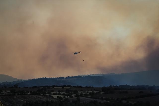 Balıkesir in Susurluk ilçesinde çıkan orman yangınına müdahale ediliyor 10