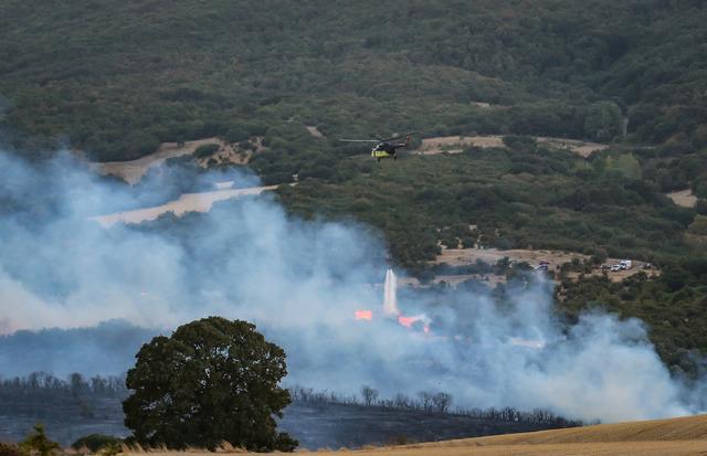 Balıkesir in Susurluk ilçesinde çıkan orman yangınına müdahale ediliyor 6