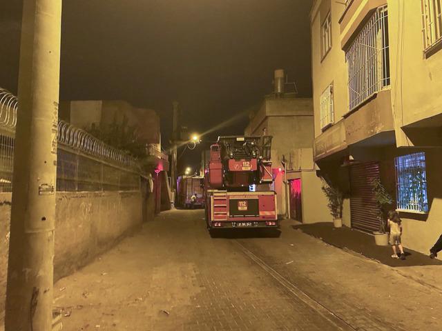 Diyarbakır da bir apartmanda çıkan yangında 4 kişi yaralandı 1