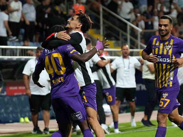 Eyüpspor Alanyaspor'u yenerek Süper Lig'de ilk galibiyetini aldı ve 3 puana ulaştı! 