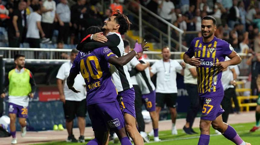 Eyüpspor Alanyaspor'u yenerek Süper Lig'de ilk galibiyetini aldı ve 3 puana ulaştı! 