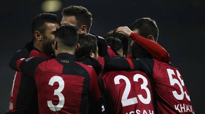 Gen&ccedil;lerbirliği 3 - 1 Bursaspor