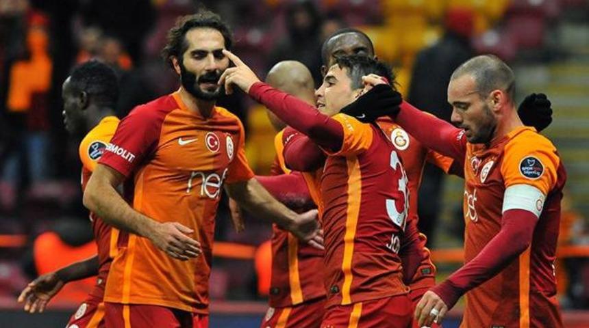 Galatasaray'da Hamit ve Cavanda yolcu