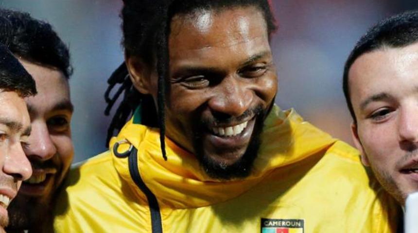 Rigobert Song'u k&ouml;peği kurtarmış
