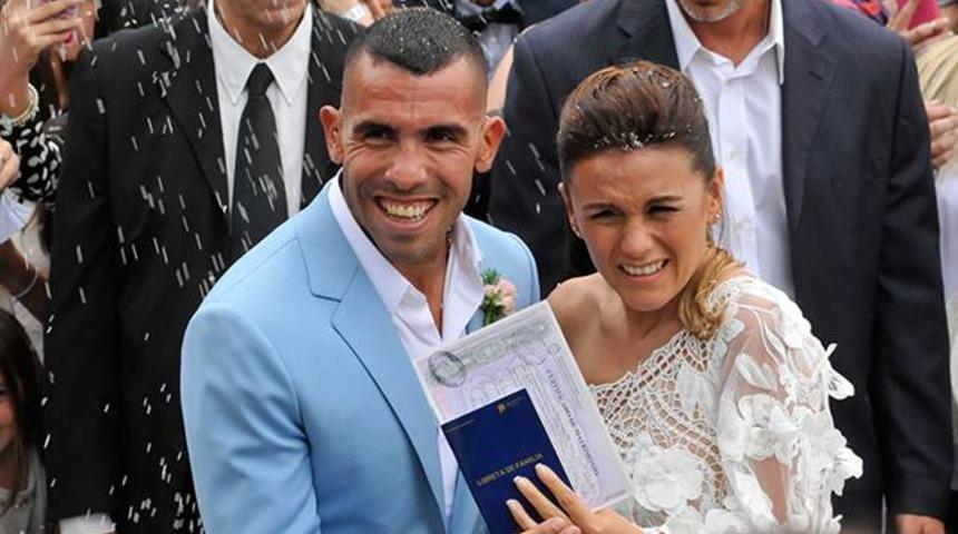 Carlos Tevez evlenirken hayatının şokunu yaşadı