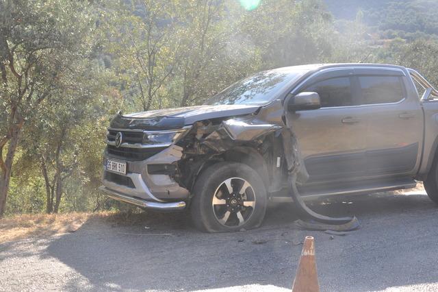 İzmir de pikapla motosikletin çarpıştığı kazada 1 kişi öldü, 1 kişi yaralandı 1