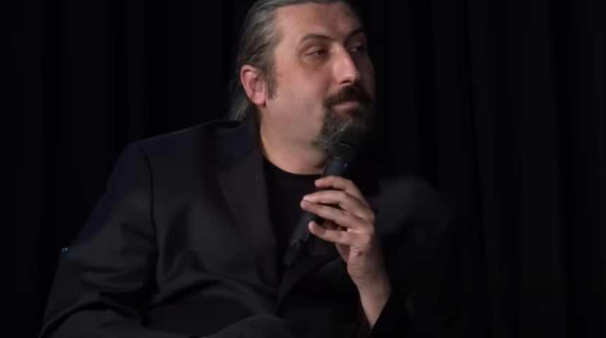 Taciz iddiaları g&uuml;ndem oldu İlişki Testi'nden kovuldu! Mesut S&uuml;re kararını verdi