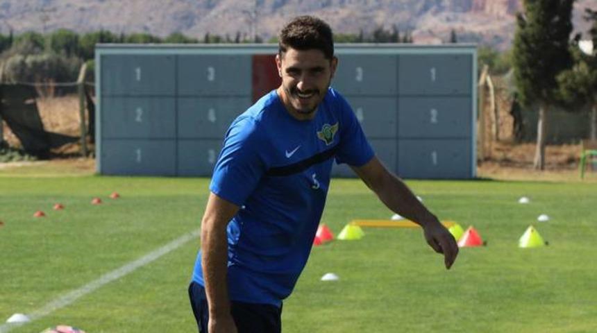 &Ouml;zer Hurmacı: 'Fenerbah&ccedil;e'de en &ccedil;ok &uuml;z&uuml;ld&uuml;ğ&uuml;m an...'