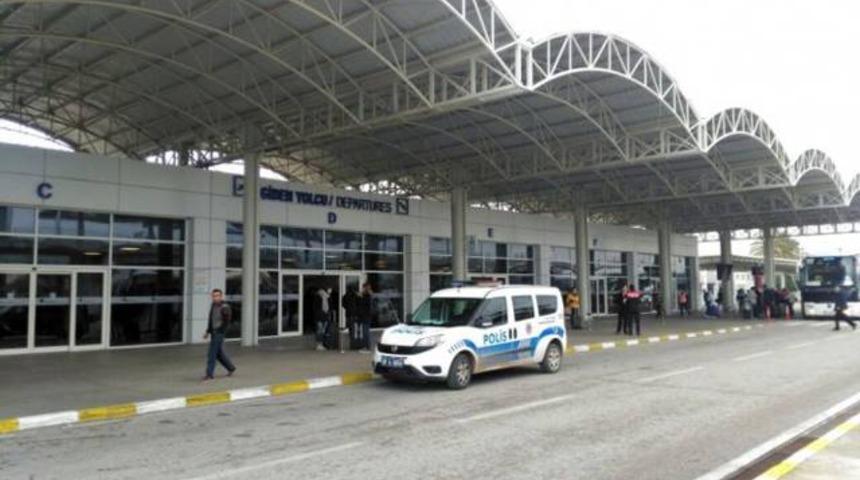 Beşiktaş kafilesinin inişi &ouml;ncesi bomba paniği!