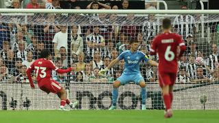 Premier Lig'de inanılmaz bir şey yaşandı! Liverpool 10 dakikada geri döndü... Newcastle United'ı 16'lık Rio Ngumoha yıktı