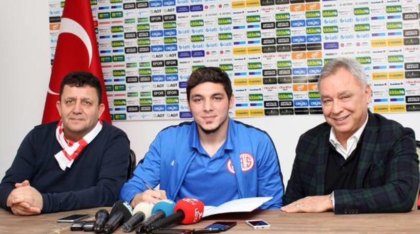 Galatasaray, Salih Dursun'u Antalyaspor'a kiraladı