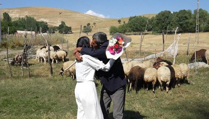 Babası YKS çıkışında çiçekle karşılamıştı! O öğrenci hayalindeki bölüme yerleşti