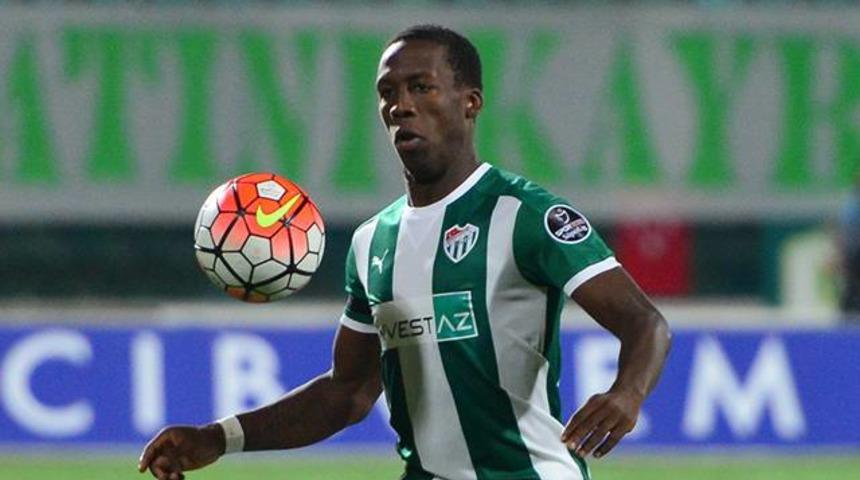 Hamzaoğlu açıkladı! Luis Advincula ülkeye dönmek istemiyor