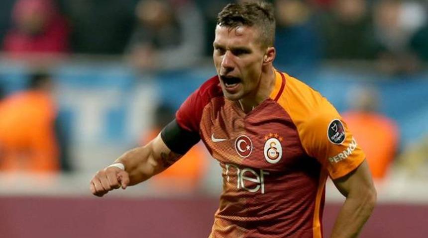 Podolski açıkladı! 'Evet teklif var'