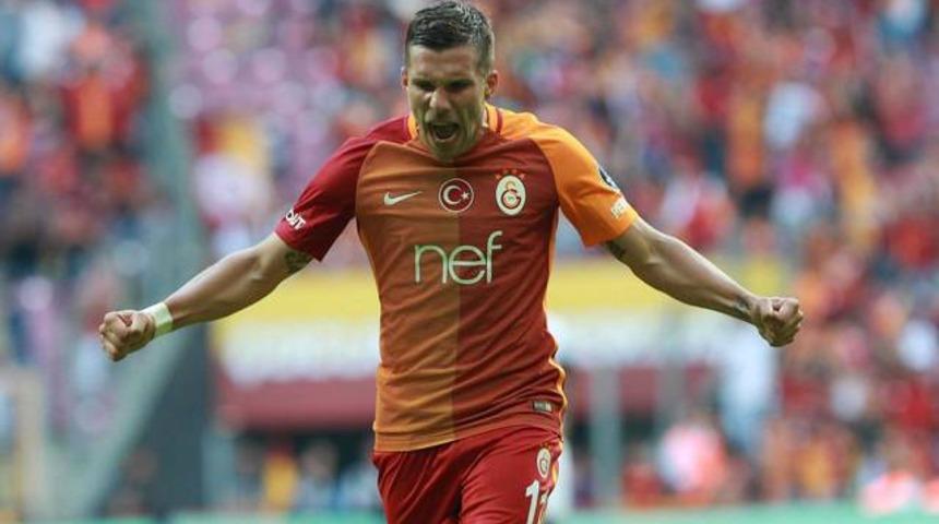 Podolski evini boşalttı, gidiyor...
