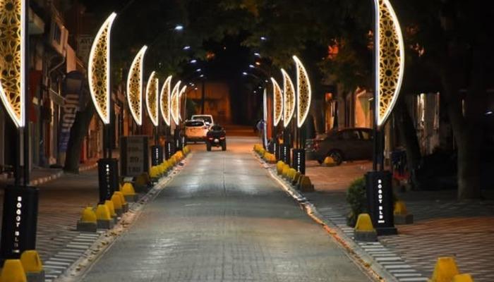 700x400 Söğüt’te caddeler ışıl ışıl oldu