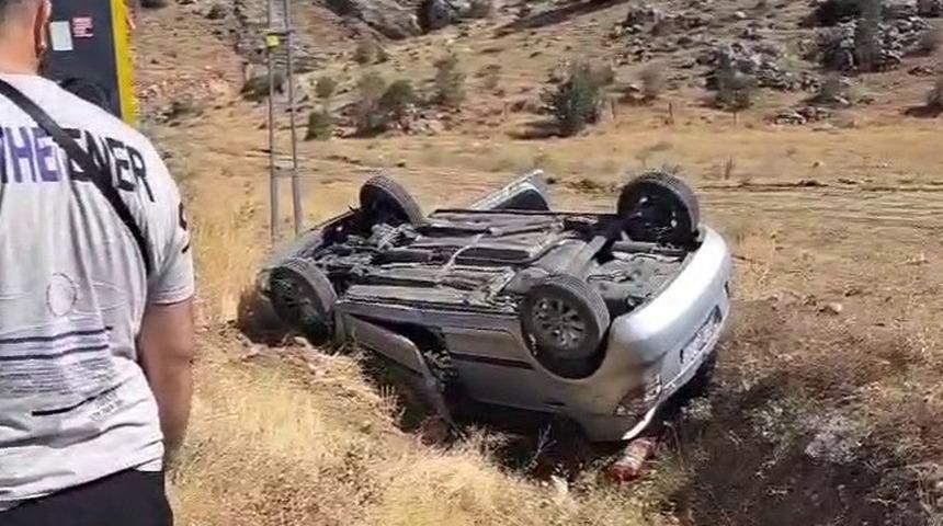 Otomobil şarampole yuvarlandı: 2 yaralı