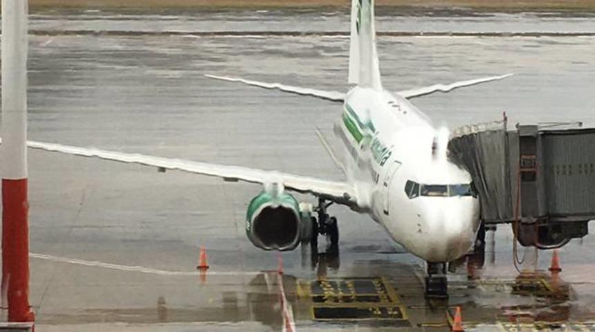 Antalya'ya gelen Erfurt'un u&ccedil;ağına yıldırım d&uuml;şt&uuml;!