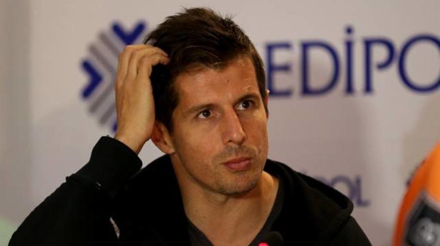 Emre Bel&ouml;zoğlu: Bug&uuml;ne gelmemde en b&uuml;y&uuml;k vesile Galatasaray camiasıdır