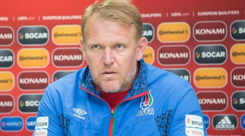 Prosinecki, T&uuml;rk futbolcu Ozan K&ouml;k&ccedil;&uuml;'y&uuml; kapıyor!