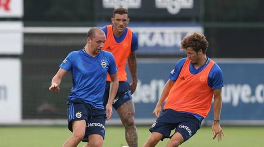 Aatif kampa katıldı