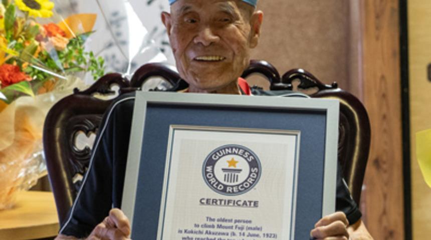 102 yaşındaki Japon dağcı Fuji Dağı’nda rekor kırdı