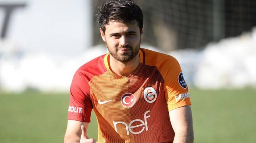 Ahmet &Ccedil;alık resmen Galatasaray'da! İşte maliyeti