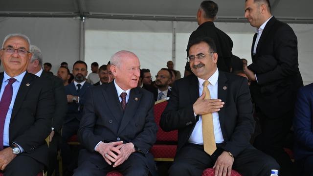 Bahçeli'nin yanındaki isim dikkat çekti