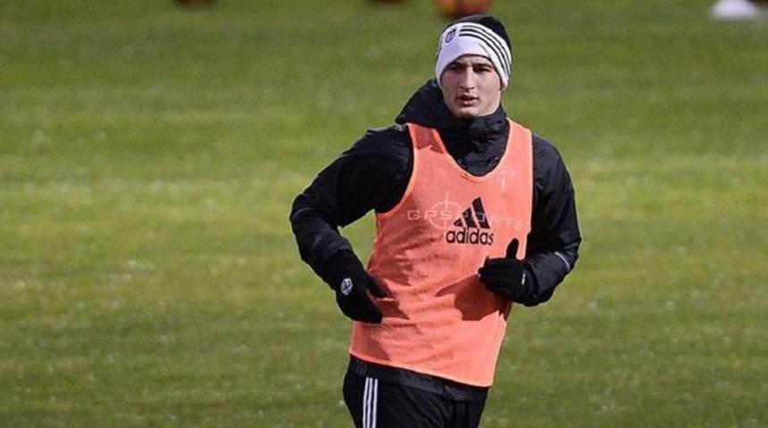 Beşiktaş Mitrovic'i gönderiyor