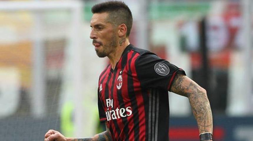 F.Bah&ccedil;e'nin g&ouml;z&uuml; Milan-Napoli ma&ccedil;ında