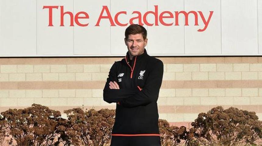 Steven Gerrard Liverpool'a geri döndü
